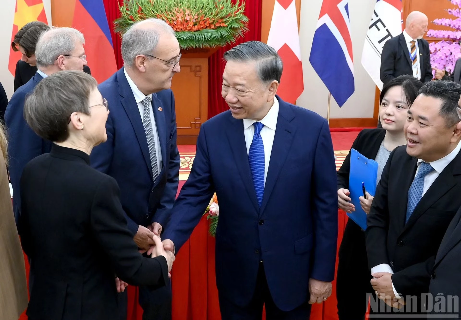 Tổng Bí thư, Chủ tịch nước Tô Lâm và các đại biểu tại Lễ ký kết Hiệp định Thương mại tự do Việt Nam-EFTA (VEFTA).
