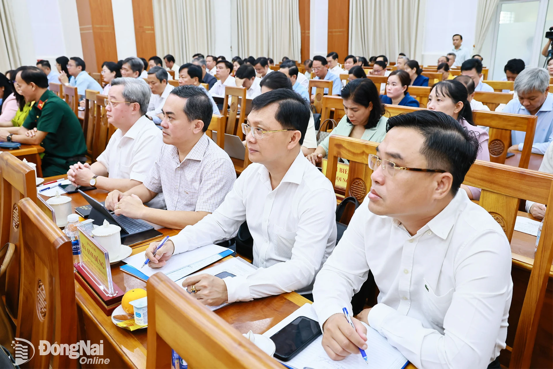Các đồng chí Thường trực Thành ủy và Ủy viên Ban Thường vụ Thành ủy dự hội nghị tại điểm cầu Đồng Nai. Ảnh: Công Nghĩa