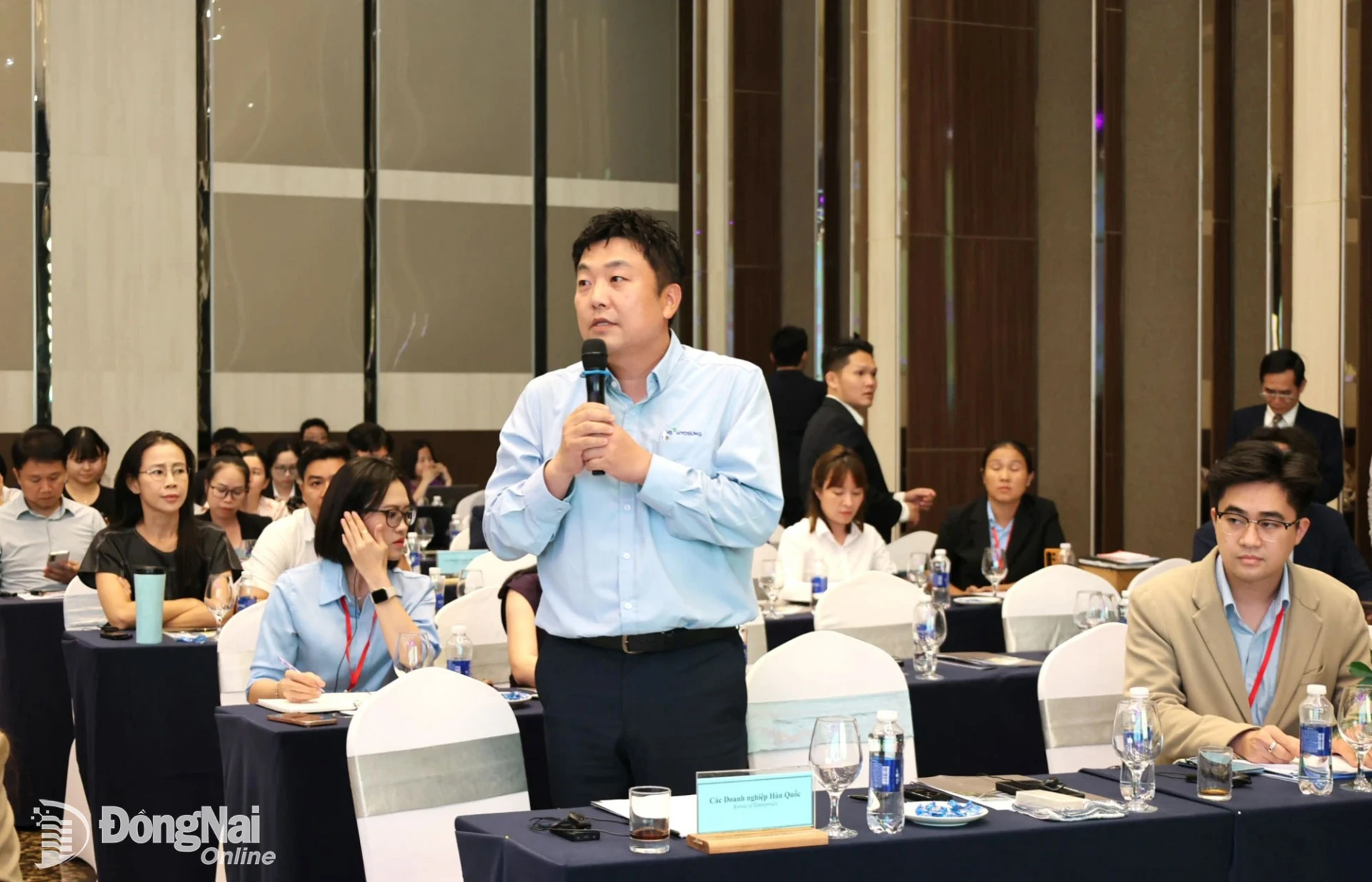 Doanh nghiệp Hàn Quốc đối thoại với lãnh đạo thành phố. Ảnh: Ngọc Liên
