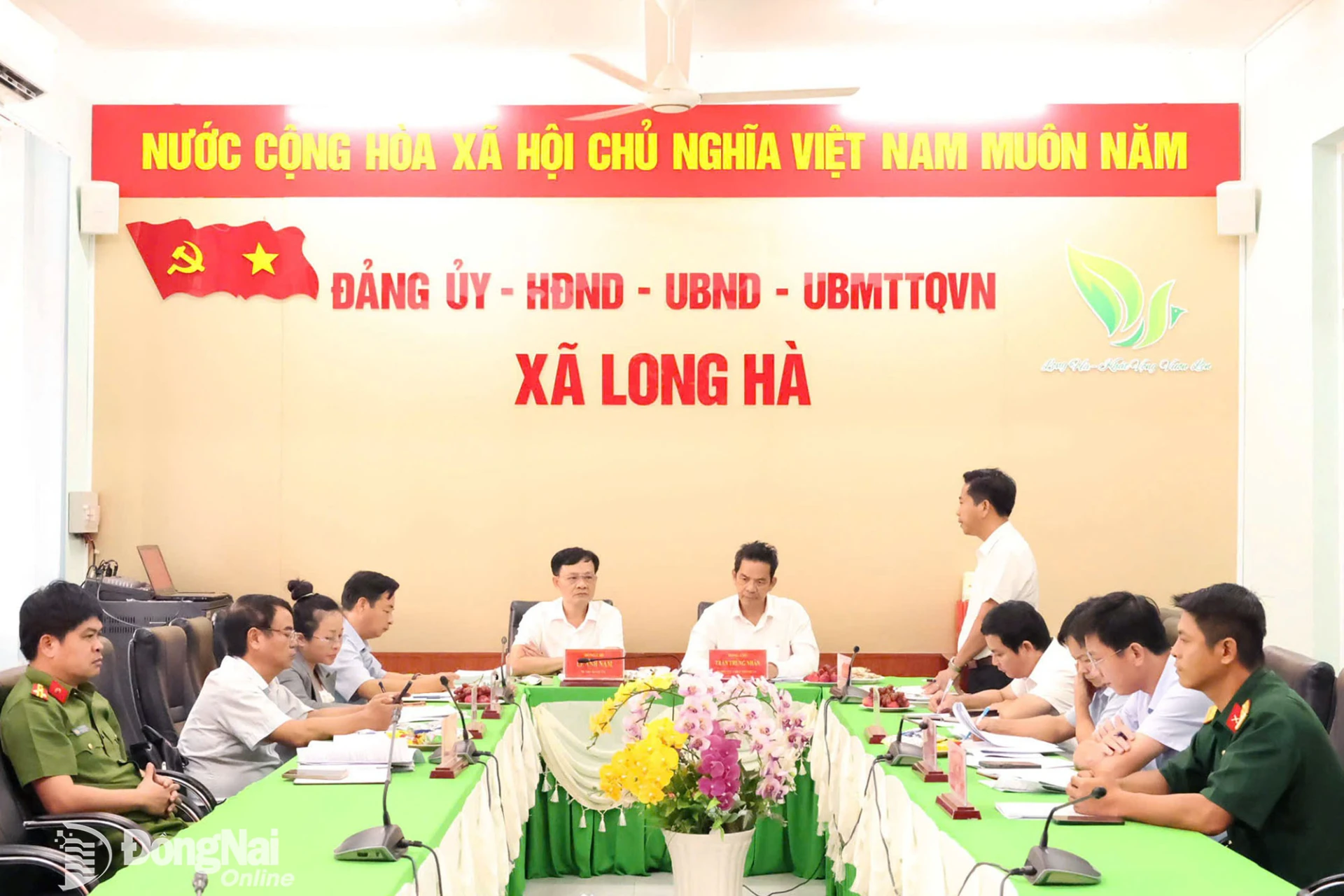 Các đại biểu trao đổi tại buổi làm việc. Ảnh: Phạm Yến

