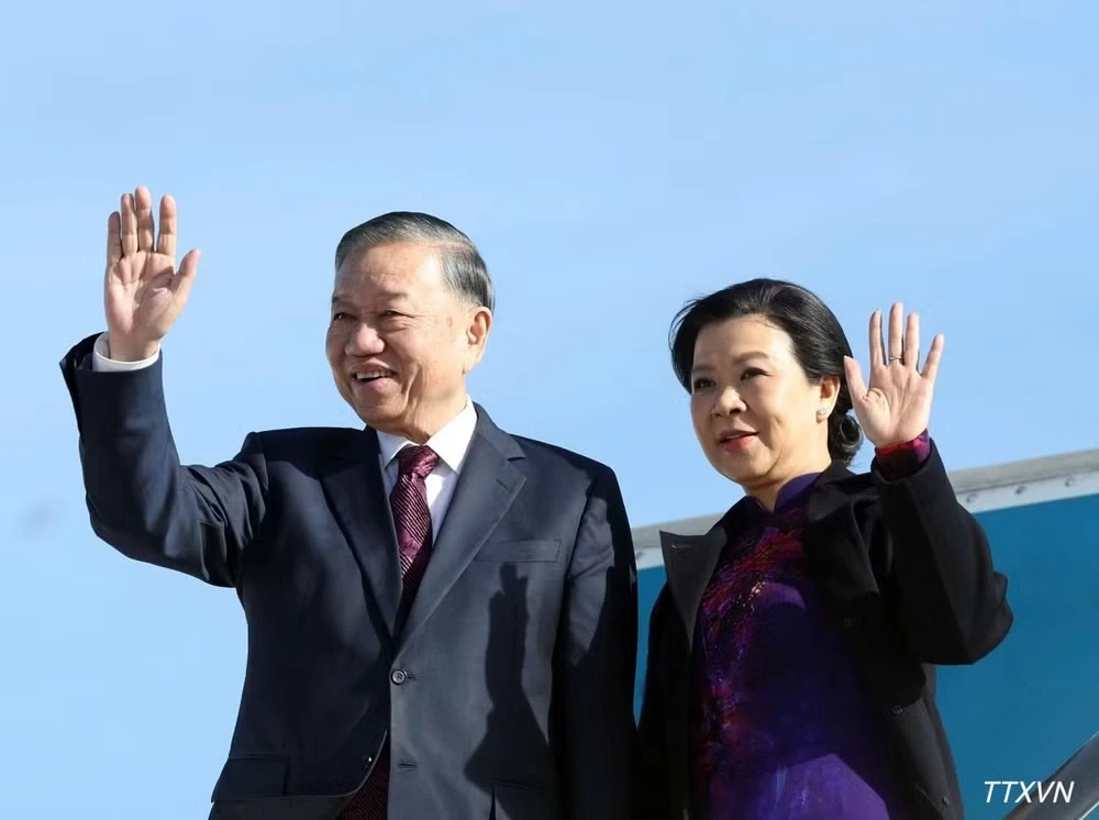 Tổng Bí thư, Chủ tịch nước Tô Lâm và Phu nhân rời thủ đô Brussels, kết thúc tốt đẹp chuyến thăm chính thức Liên minh châu Âu và Vương quốc Bỉ. (Ảnh: TTXVN)
