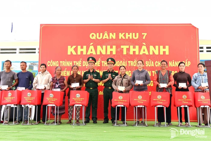 Hoạt động dân vận thiết thực của Quân khu 7 ở Sông Ray