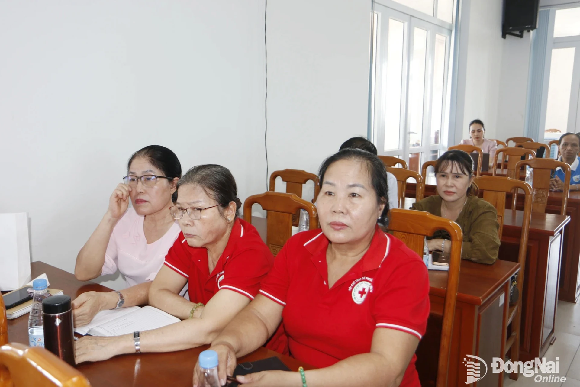 Các đại biểu tham dự hội nghị tại điểm cầu chính Hội Nông dân thành phố (phường Trấn Biên). Ảnh: Văn Truyên
