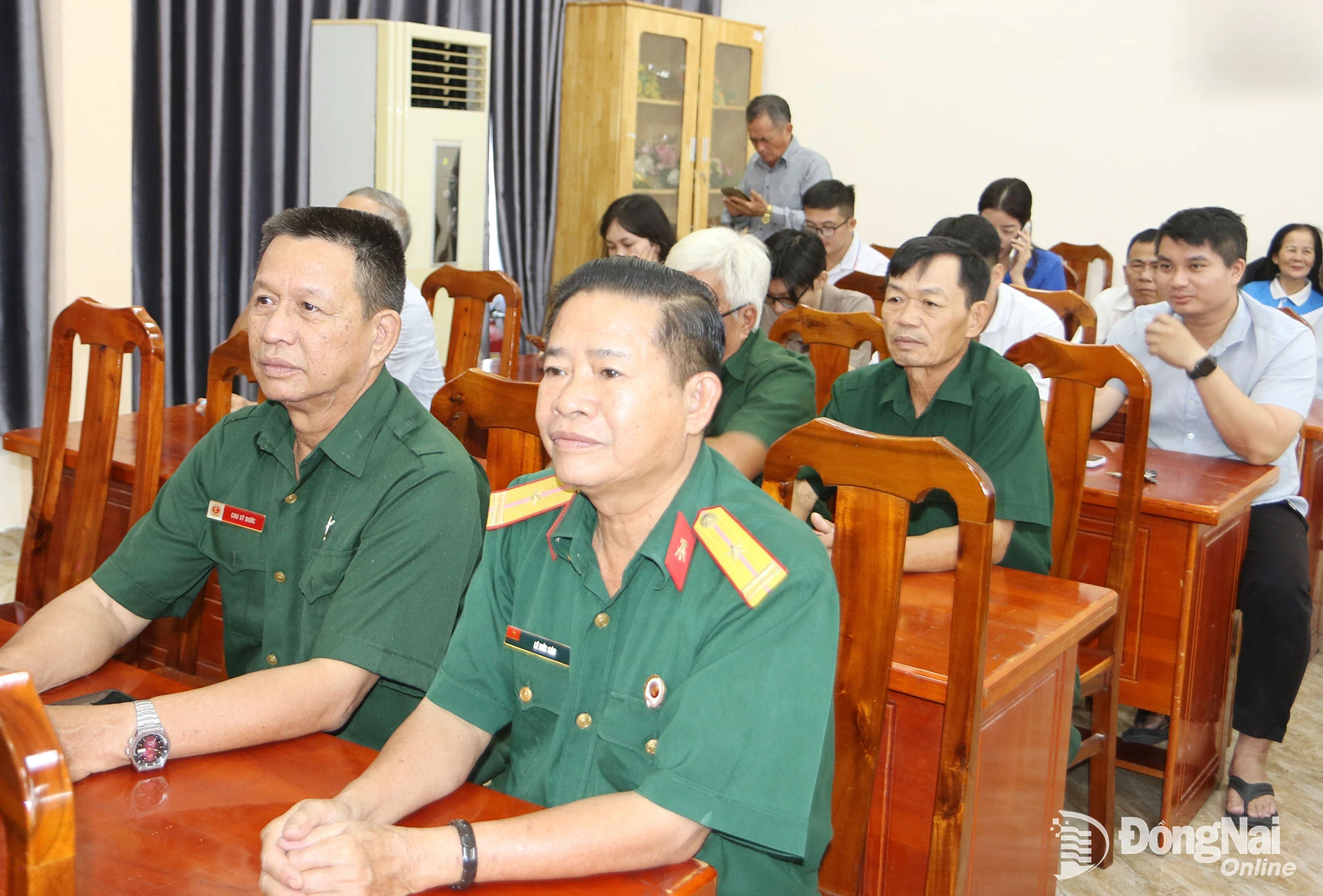 Cán bộ, đảng viên, đoàn viên, hội viên và người dân phường Long Bình, Hố Nai tham gia buổi nói chuyện chuyên đề. Ảnh: Văn Truyên