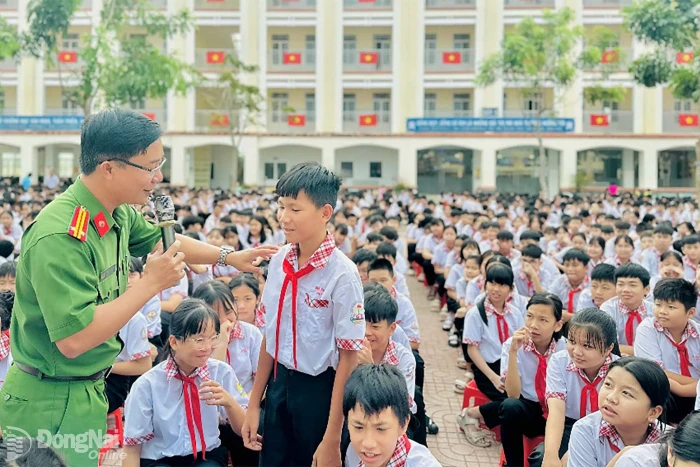 Giữ niềm tin trên không gian mạng (Kỳ 2)