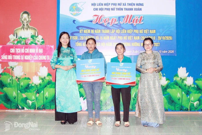 Tháng 10 sẻ chia