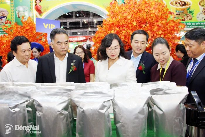 Liên kết vùng phát triển công nghiệp - thương mại