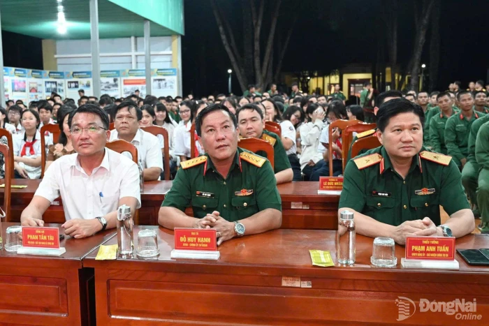 Quân khu 7 tuyên truyền pháp luật kết hợp nhiều hoạt động văn hóa ý nghĩa