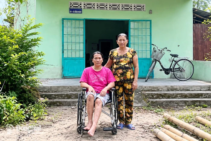 Mẹ già nghèo khó nuôi 3 người con lâm trọng bệnh
