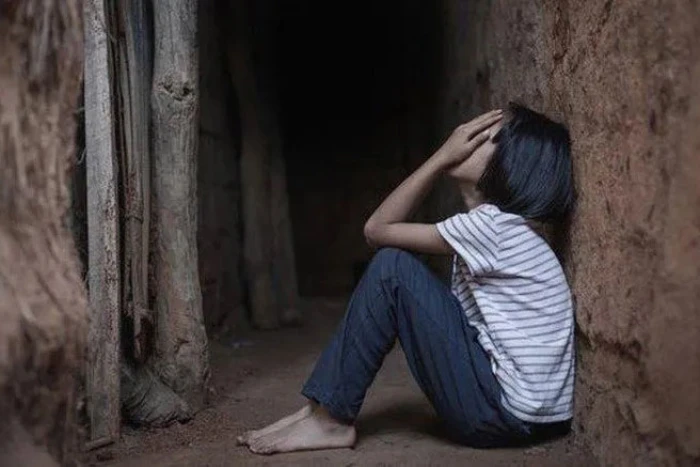 Đừng để con phải tìm người lạ để kể chuyện