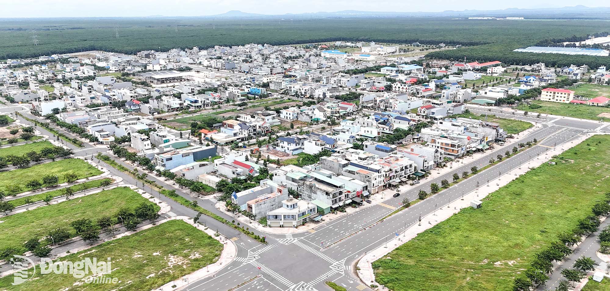 Khu tái định cư Lộc An - Bình Sơn là một trong những vị trí được triển khai lắp đặt hệ thống phát wifi công cộng miễn phí. Ảnh: Phạm Tùng