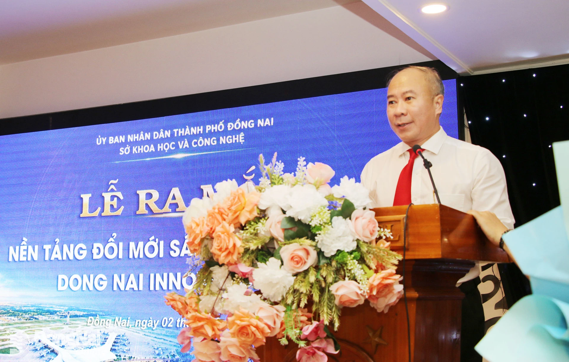 Phó Giám đốc Sở Khoa học và Công nghệ Đồng Nai Nguyễn Minh Quang tiếp thu ý kiến chỉ đạo của lãnh đạo UBND thành phố. Ảnh: Hải Quân