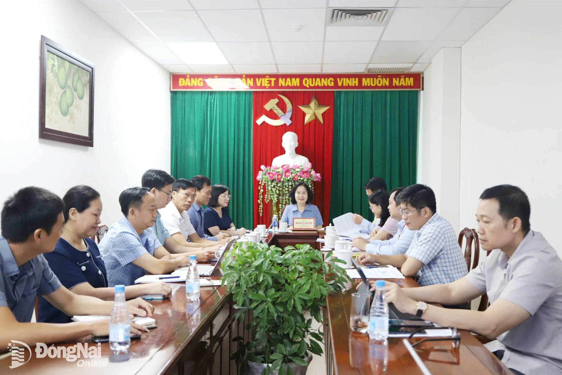 Thành ủy viên, Phó Chủ tịch UBND thành phố Nguyễn Thị Cát Tiên chủ trì buổi làm việc. Ảnh: B.Nguyên
