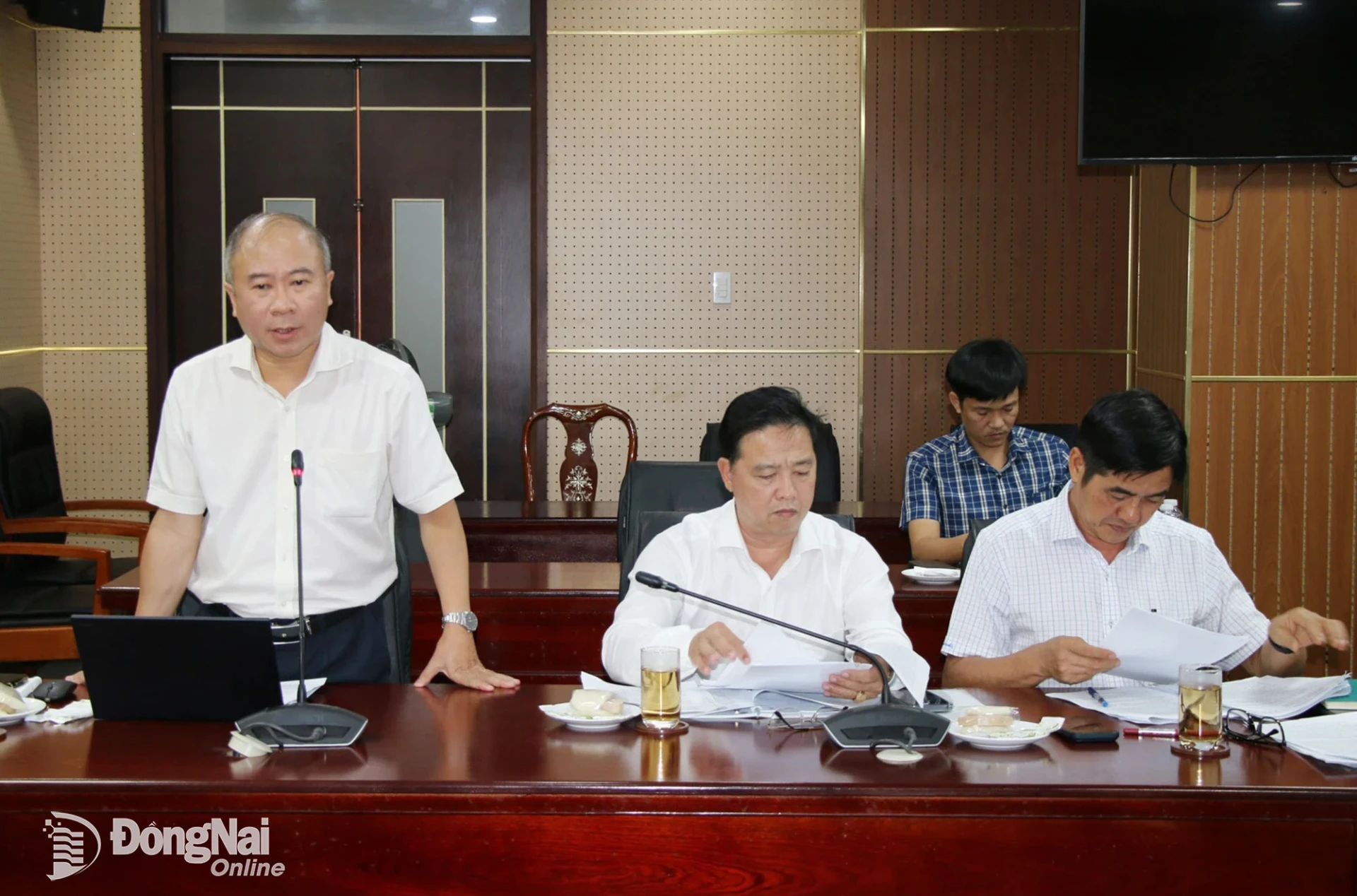 Phó Giám đốc phụ trách Sở Khoa học và Công nghệ Đồng Nai Nguyễn Minh Quang chia sẻ tại buổi làm việc. Ảnh: Lam Phương

