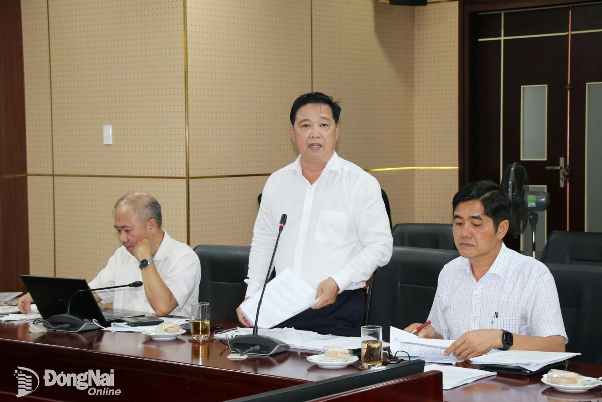 Phó Giám đốc Sở Nông nghiệp và Môi trường Nguyễn Văn Thắng chia sẻ tại buổi làm việc. Ảnh: Lam Phương
