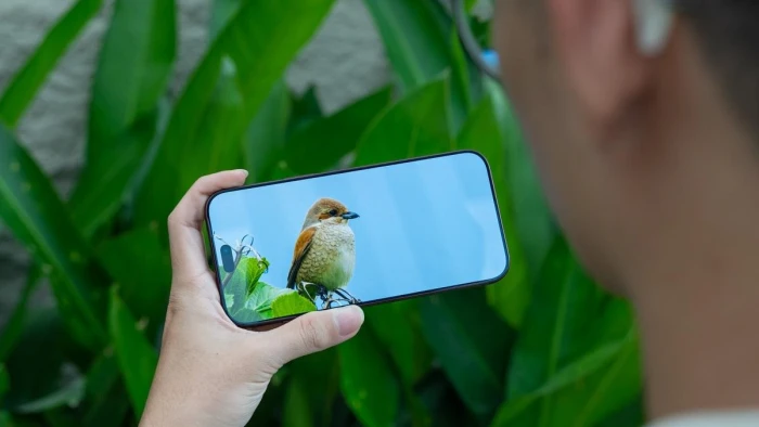 Test màn hình 3.000 nits trên iPhone 18: Có thực sự sáng khi dùng ngoài nắng gắt?