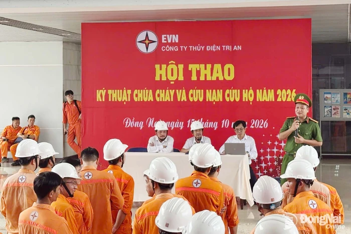 Đội CC&CNCH khu vực 6 hỗ trợ nghiệp vụ, thực hiện công tác trọng tài hội thao kỹ thuật chữa cháy quần chúng năm 2026
