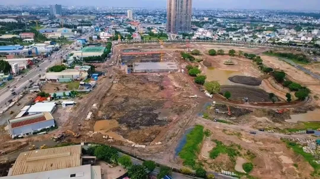 Công trường hạ tầng Hồ Gươm Xanh nhìn từ trên cao.