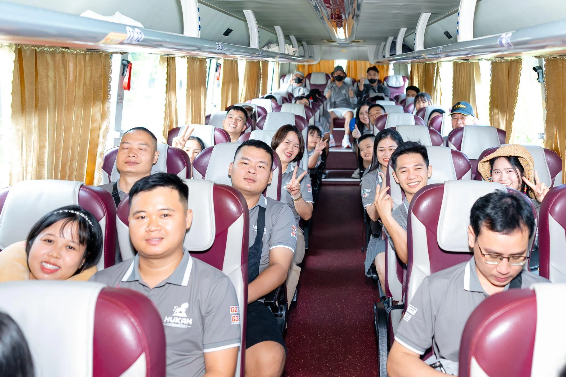 DANAGO cung cấp đa dạng dòng xe du lịch hiện đại từ 4 đến 45 chỗ.