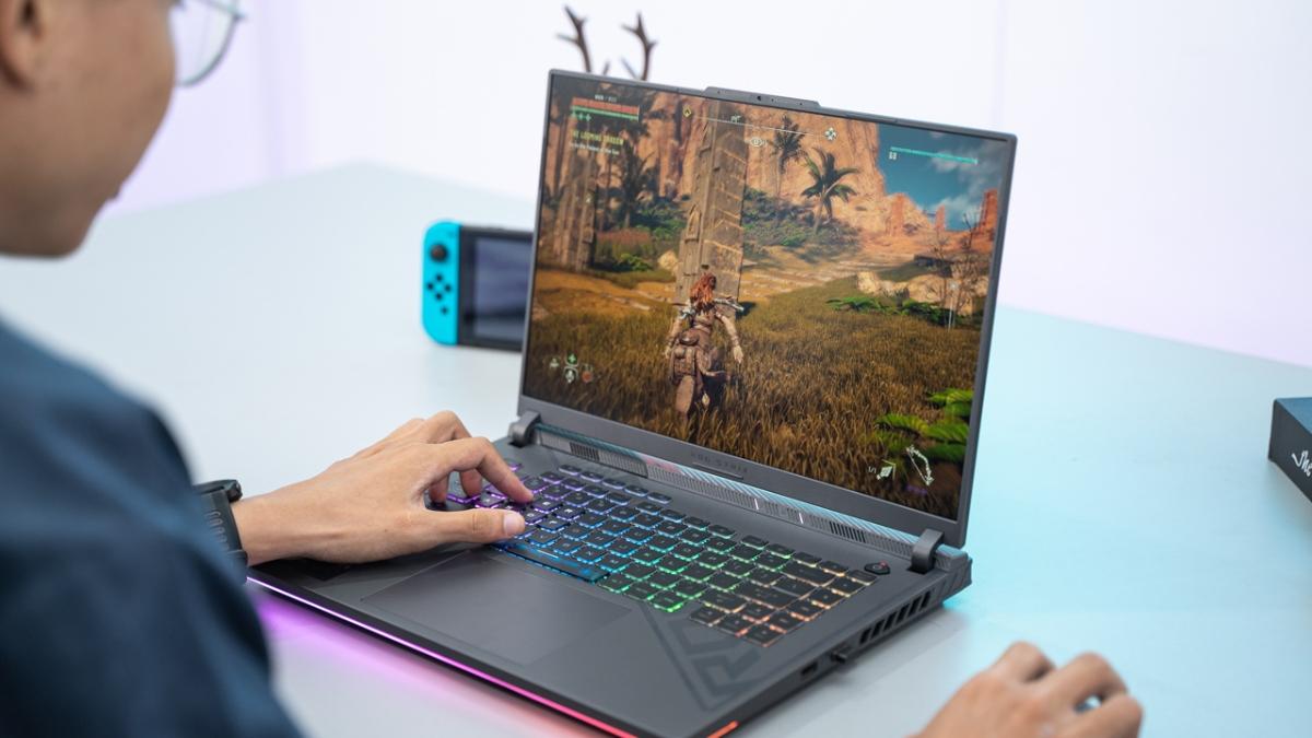 Màn hình QHD+ 240Hz cho trải nghiệm gaming tốc độ cao.