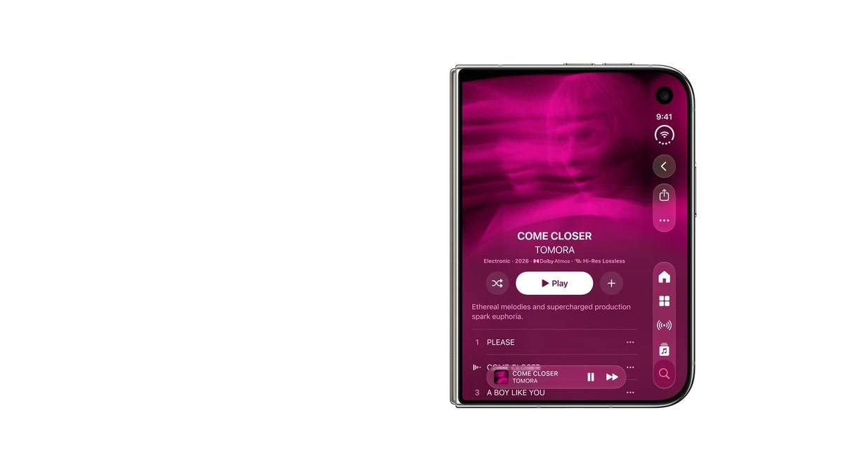 Màn hình ngoài 5,4 inch vẫn dùng được khi iPhone Duo gập lại. Ảnh: Apple