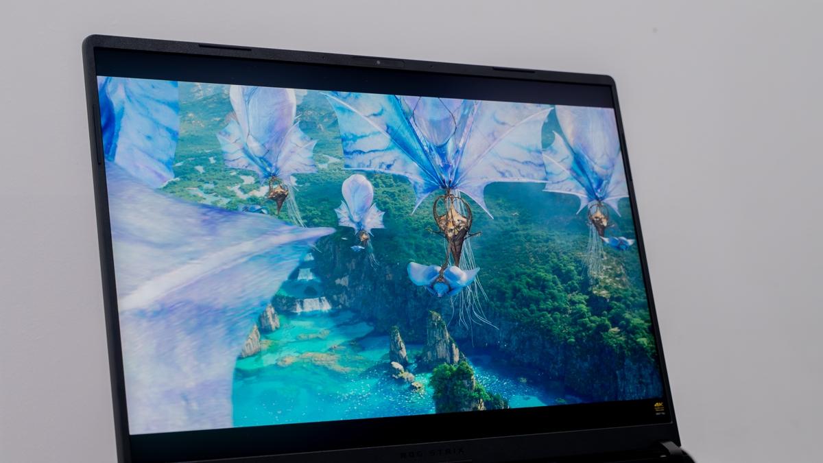 Cấu hình mạnh mẽ phục vụ gaming và tác vụ đồ họa.