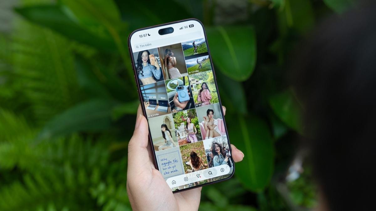 iPhone 18 Pro Max có độ sáng ngoài trời tương đương bản Pro.