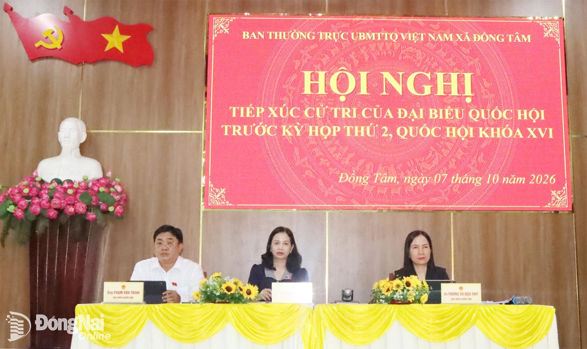 Tổ đại biểu Quốc hội đơn vị số 6, thành phố Đồng Nai tiếp xúc cử tri xã Đồng Tâm, Tân Lợi. Ảnh: Quang Minh