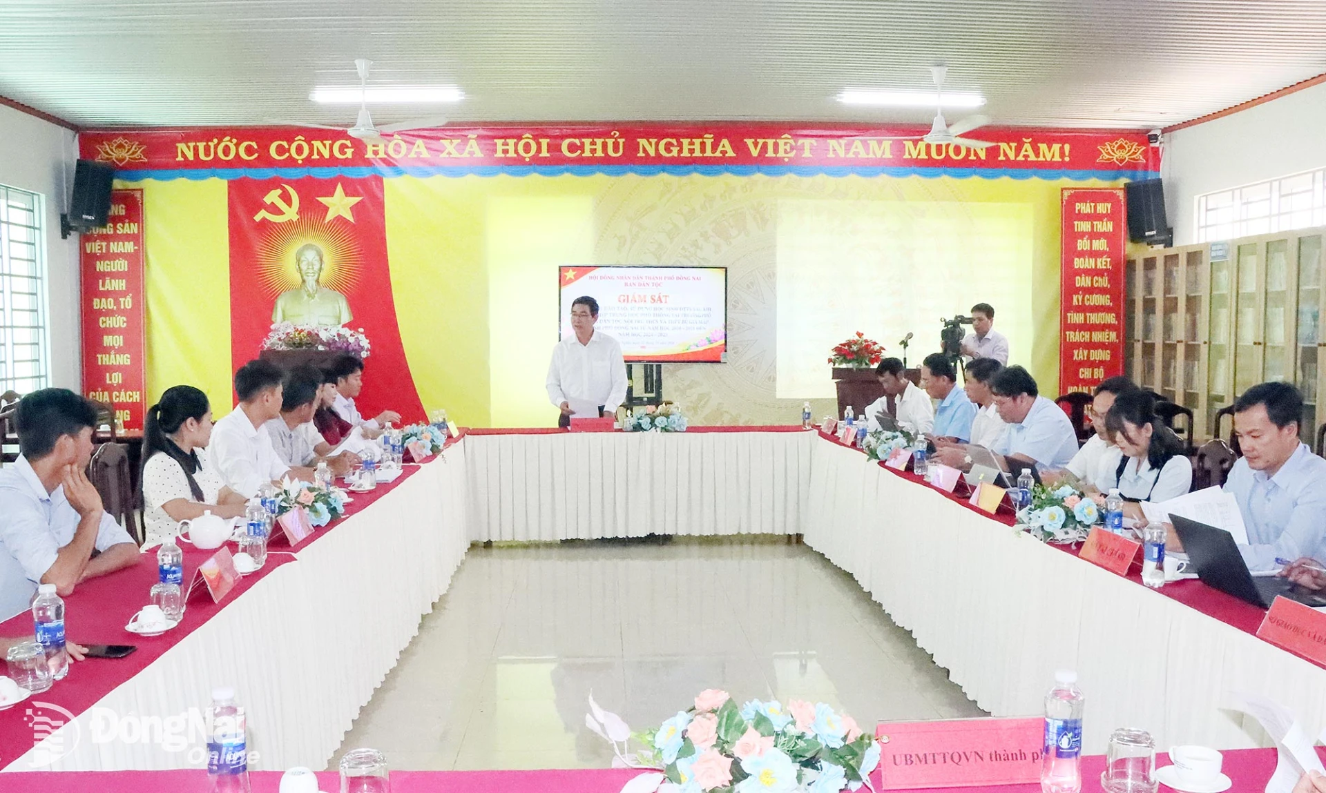 Ban Dân tộc HĐND thành phố Đồng Nai giám sát tại Trường Phổ thông Dân tộc nội trú THCS và THPT Bù Gia Mập. Ảnh: Quang Minh
