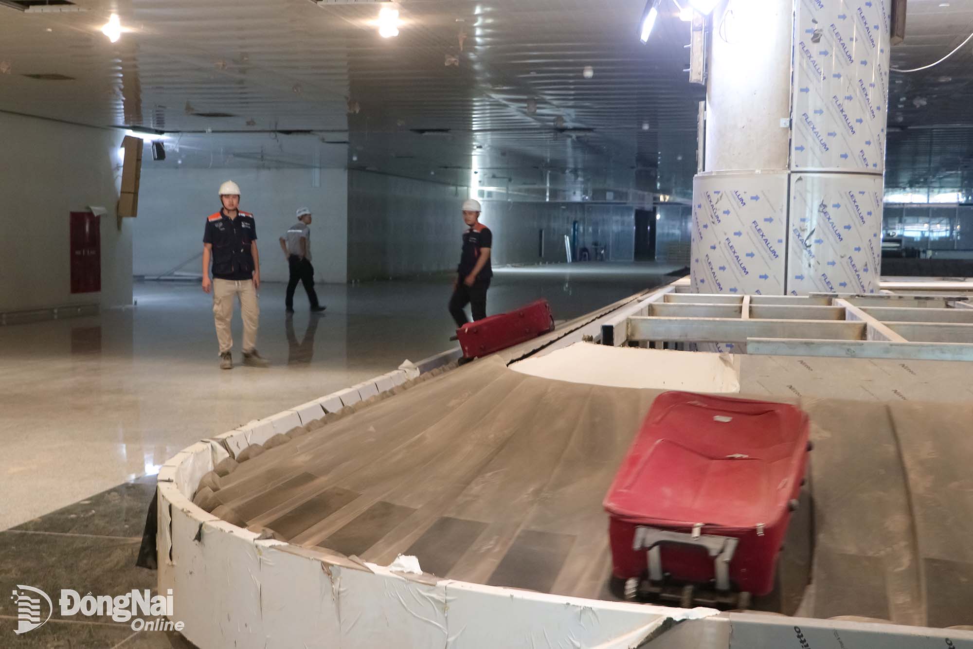 Testing the baggage conveyor system at the Long Thanh International Airport passenger terminal. Photo: Pham Tung

