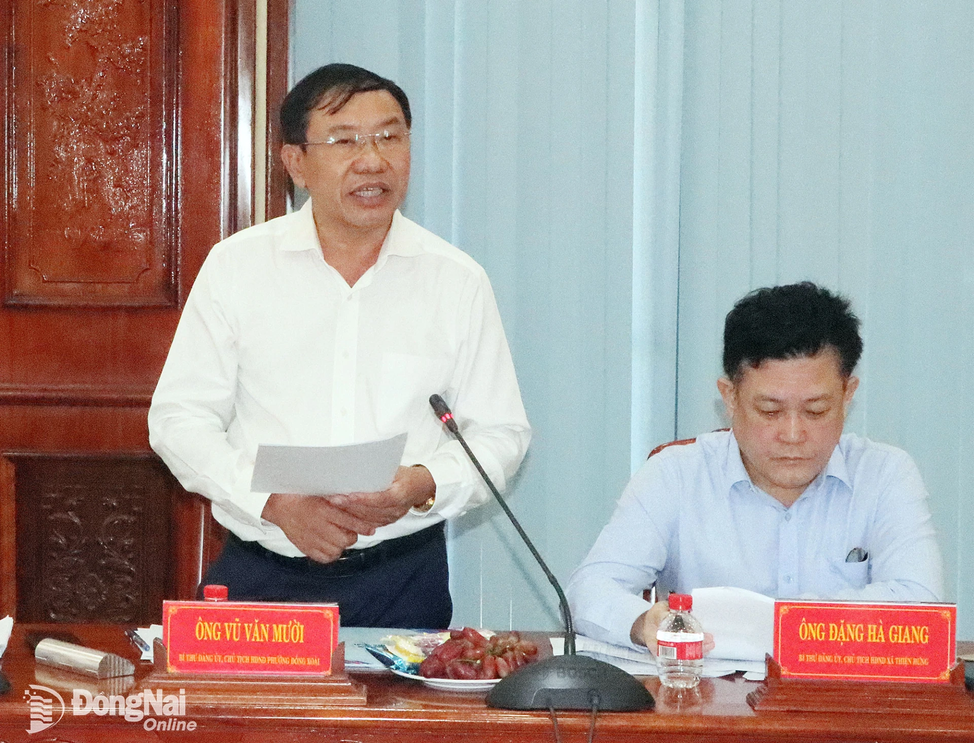 Thành viên đoàn giám sát phát biểu tại buổi làm việc. Ảnh: Quang Minh