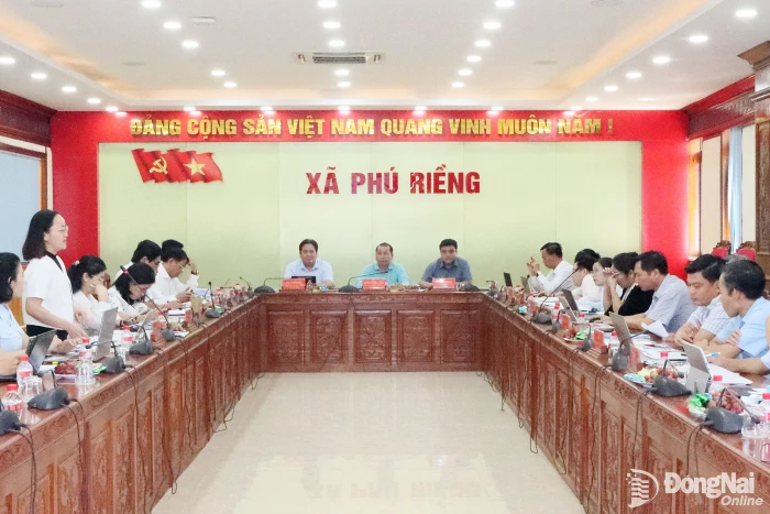Giám sát tình hình thực hiện nhiệm vụ kinh tế, thu - chi ngân sách tại các địa phương