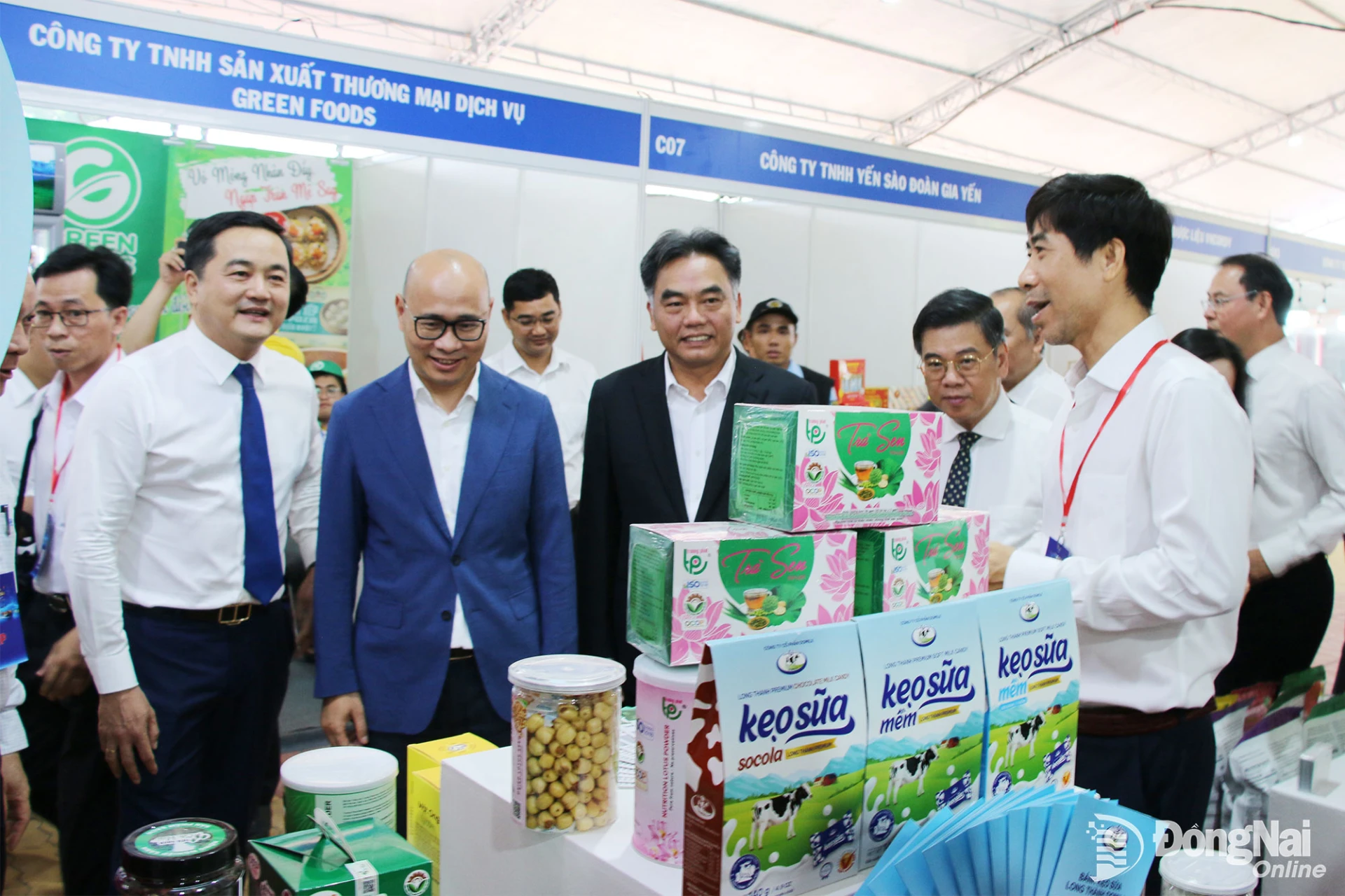 Delegates visit the joint booth showcasing Dong Nais One Commune One Product (OCOP) products at the event. Photo: Hai Quan

