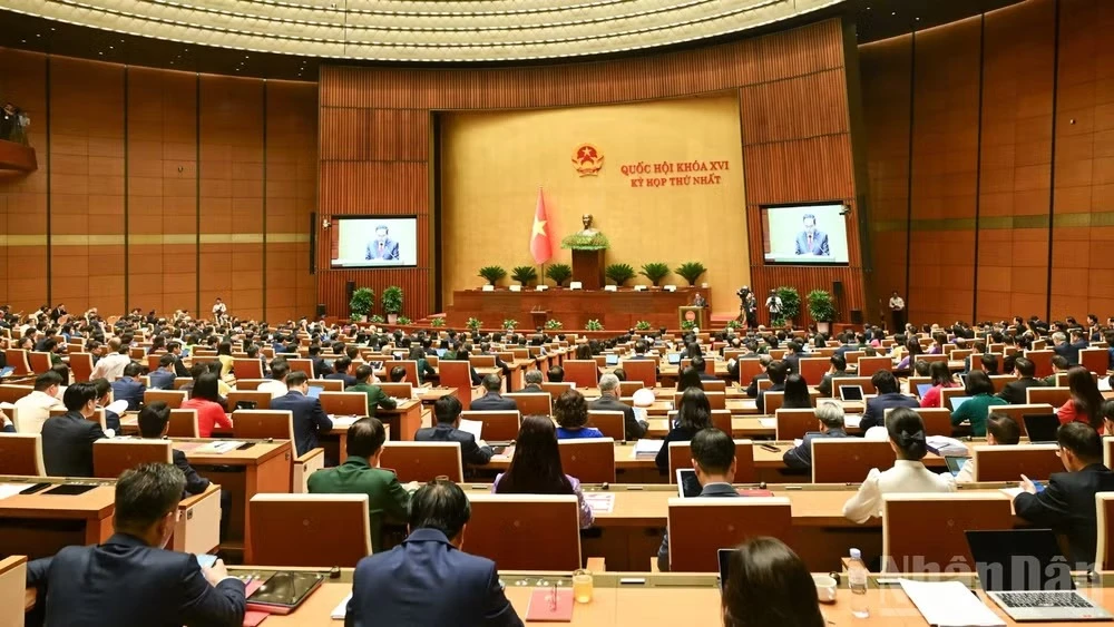 Quang cảnh một phiên họp toàn thể ở hội trường tại Kỳ họp thứ nhất, Quốc hội khóa XVI. Ảnh: DUY LINH
