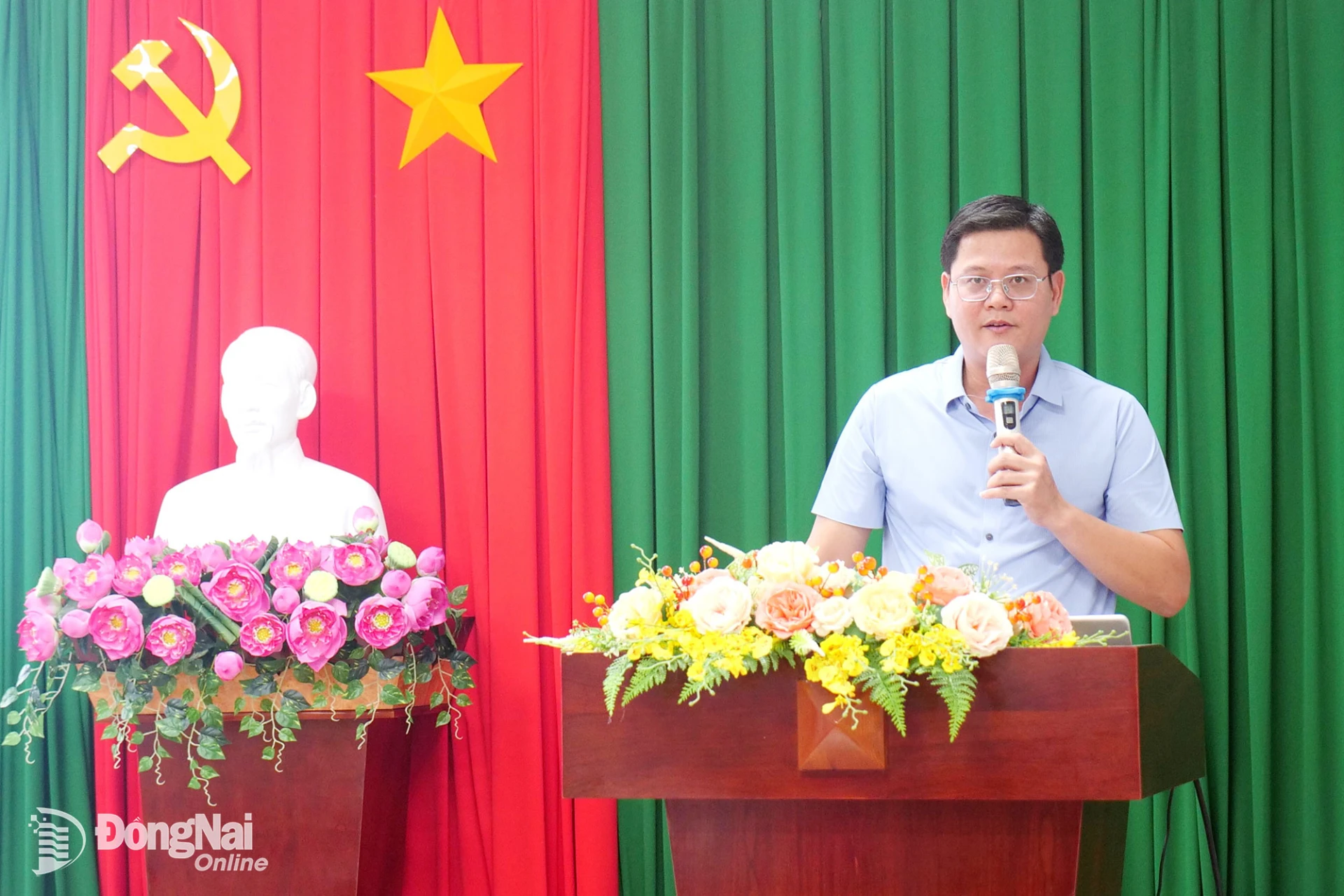 Representative of the Department of Health reports on healthcare activities in the first nine months and outlines tasks for the final three months of 2026. Photo: Hanh Dung

