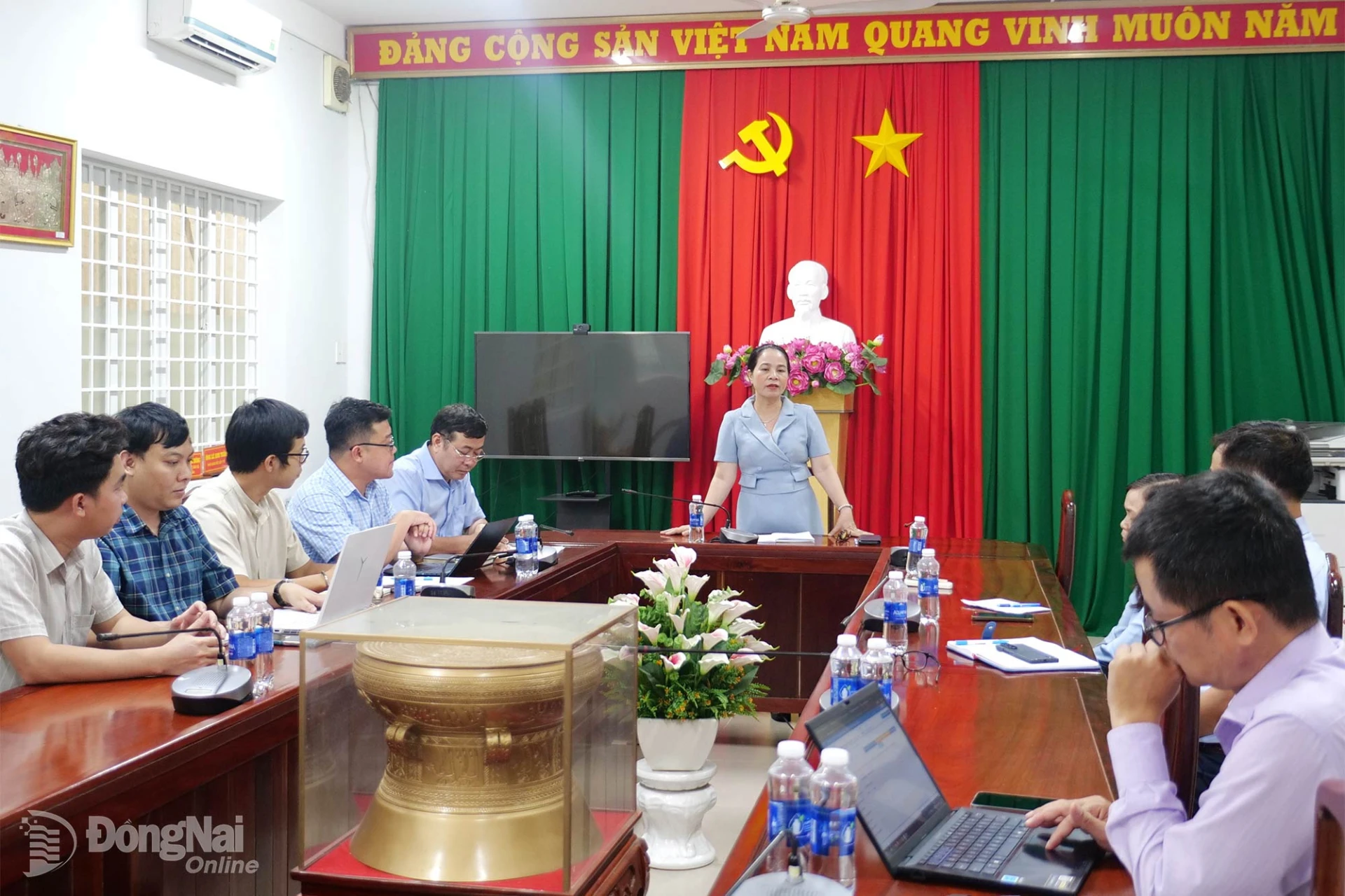 Giám đốc Sở Y tế Đỗ Thị Nguyên chủ trì cuộc họp. Ảnh: Hạnh Dung