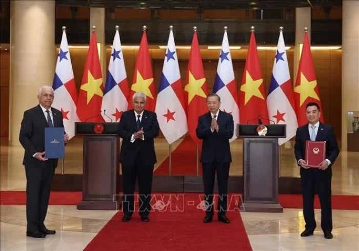 Tổng Bí thư, Chủ tịch nước Tô Lâm và Tổng thống Panama chứng kiến Lễ trao các văn kiện hợp tác