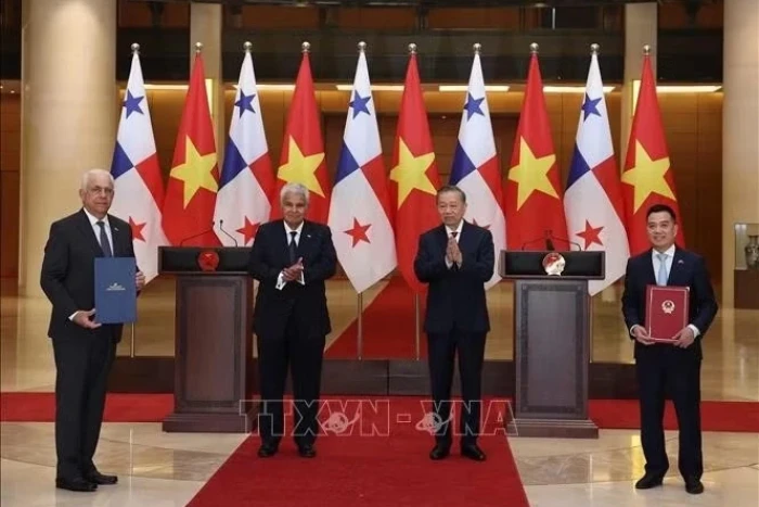 Tổng Bí thư, Chủ tịch nước Tô Lâm và Tổng thống Panama chứng kiến Lễ trao các văn kiện hợp tác