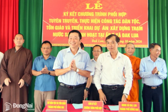 Sở Dân tộc và Tôn giáo cùng UBND xã Đak Lua ký kết phối hợp tuyên truyền 