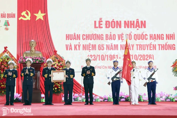 Lữ đoàn 125 đón nhận Huân chương Bảo vệ Tổ quốc hạng Nhì và kỷ niệm 65 năm ngày truyền thống