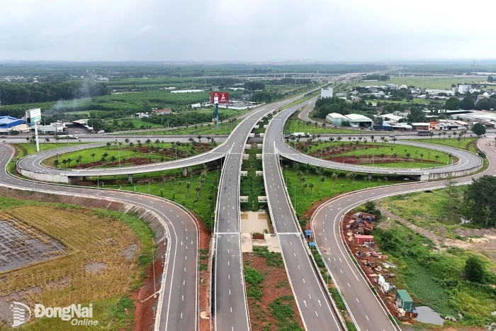 Nghiên cứu giải pháp tổ chức giao thông đồng bộ phục vụ khai thác Sân bay Long Thành
