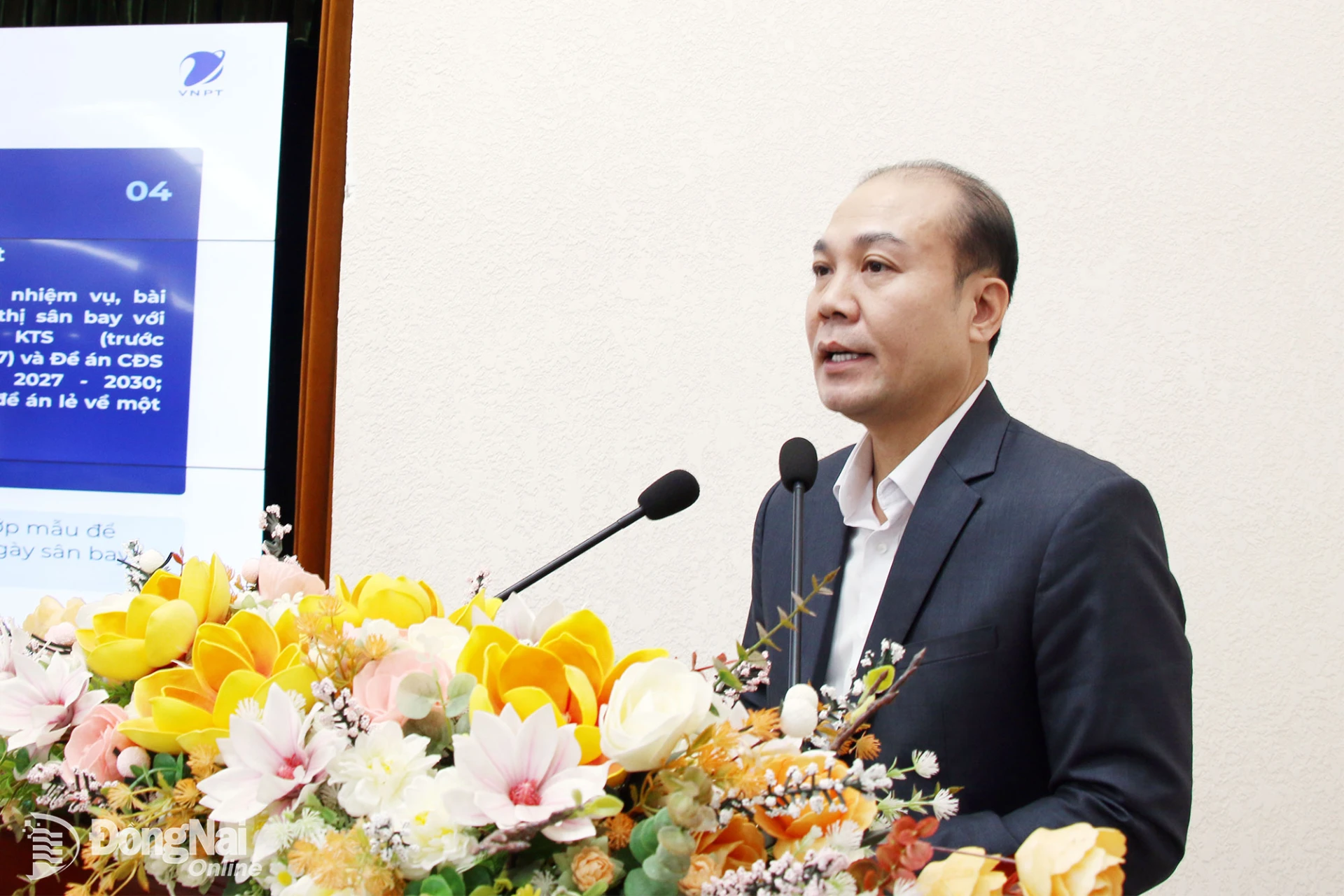 Ông Phạm Huy Hoàng, Tổng Giám đốc VNPT-IT chia sẻ tại tọa đàm. Ảnh: Hải Quân