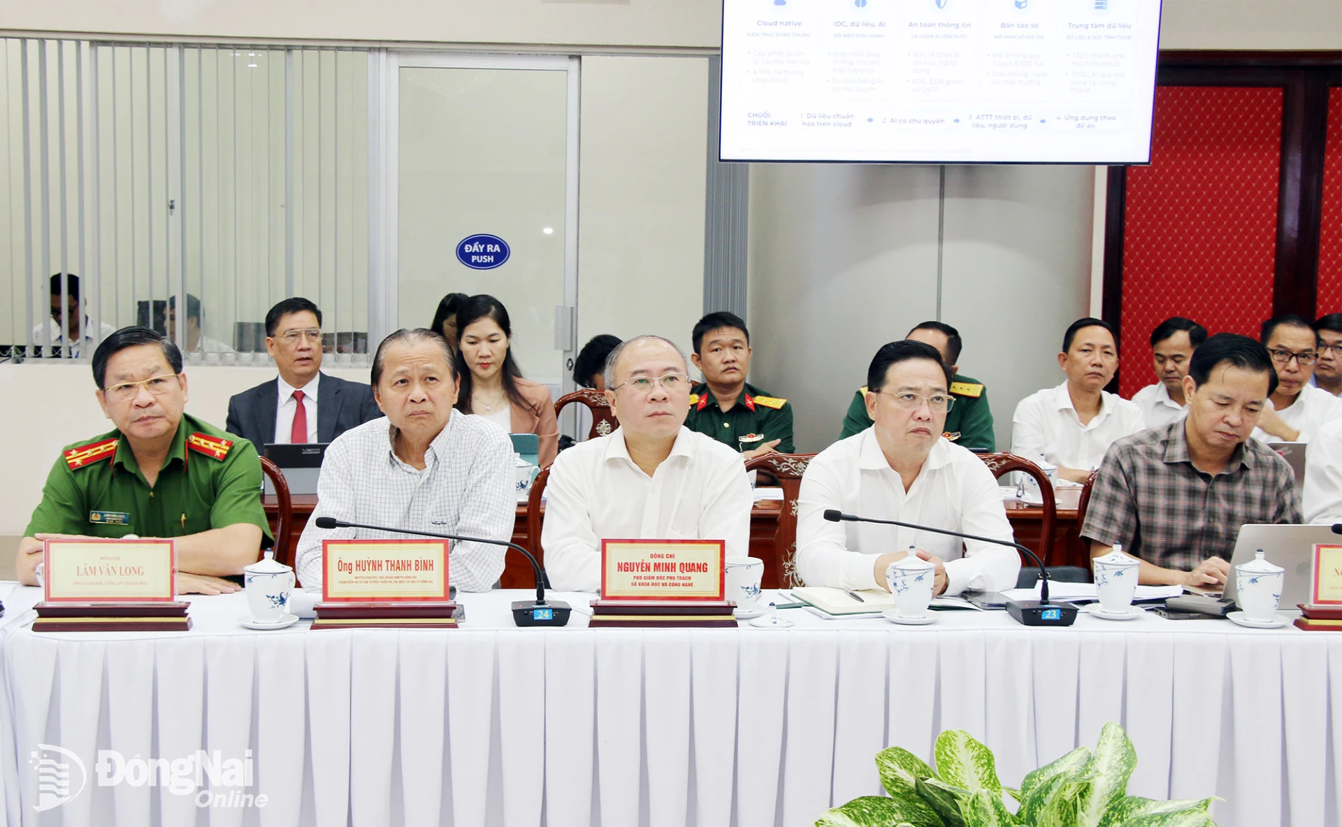 Các đại biểu tham dự tọa đàm. Ảnh: Hải Quân