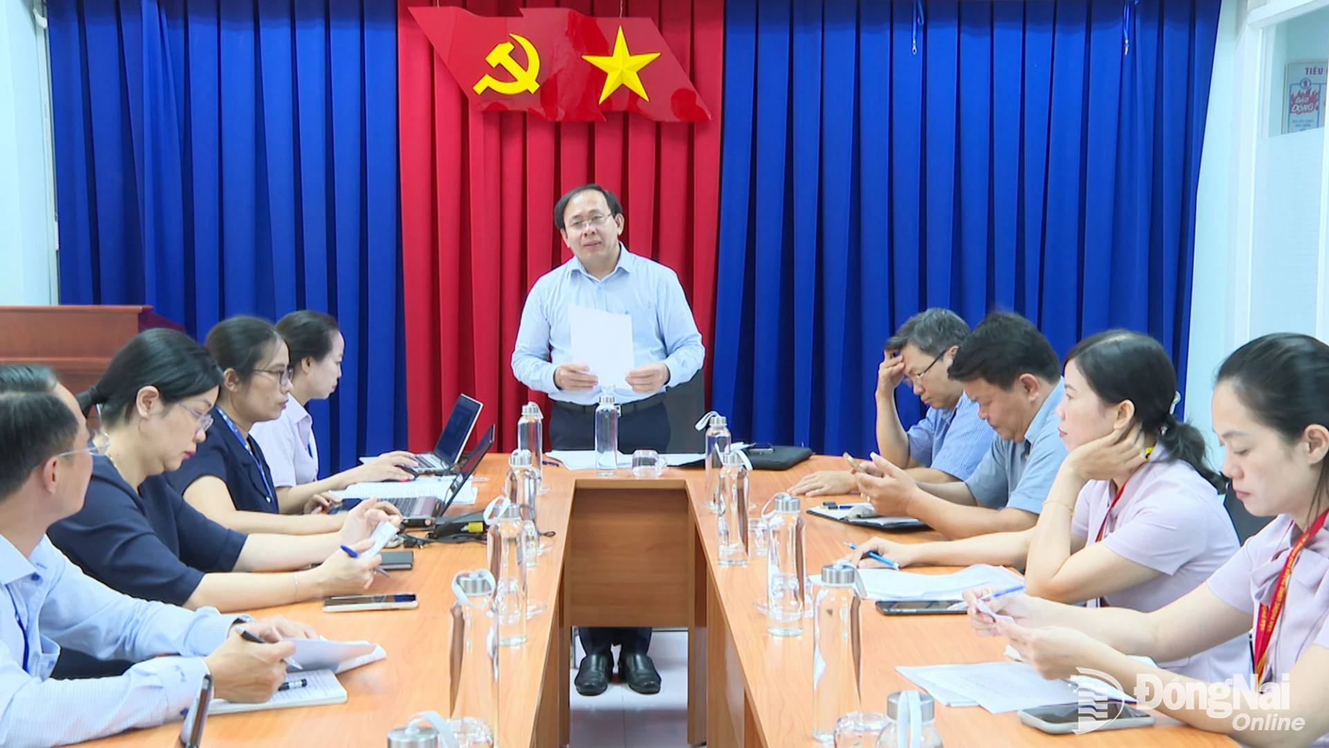 Phó Giám đốc Sở Nội vụ thành phố Đồng Nai Hà Thanh Tùng phát biểu tại buổi làm việc. Ảnh: Văn Đoàn