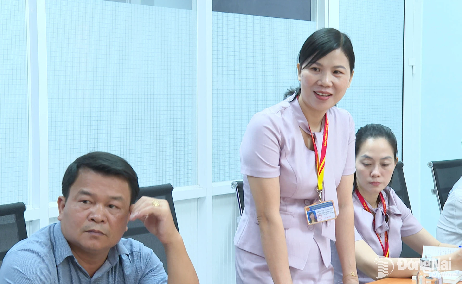 Đại diện các sở, ngành, đơn vị và các địa phương liên quan trao đổi, thống nhất nhiệm vụ, công việc chuẩn bị cho lễ phát động. Ảnh: Văn Đoàn