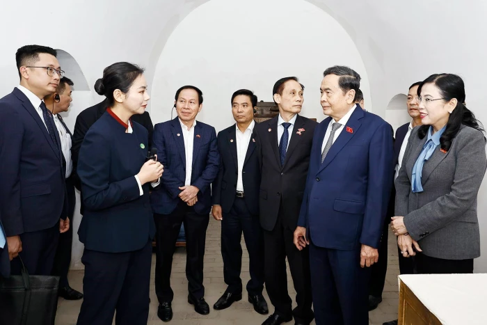 Chủ tịch Quốc hội Trần Thanh Mẫn thăm di tích lịch sử cách mạng tại tỉnh Thiểm Tây, Trung Quốc