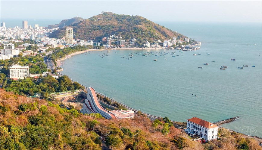 Vung Tau is a diverse tourist city with picturesque landscapes, a favourable geographical location, and a mild climate throughout the year.

