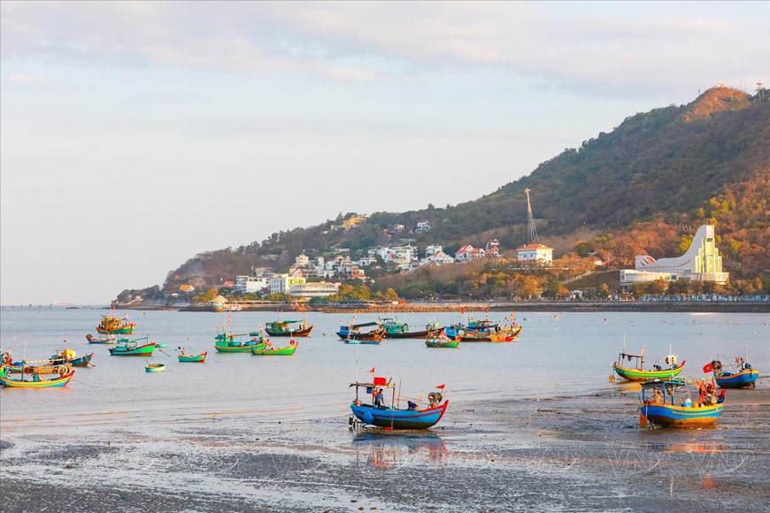 Not far from Bai Sau (Back Beach) hailed as the most beautiful beach in Vung Tau is the local fishermen village.