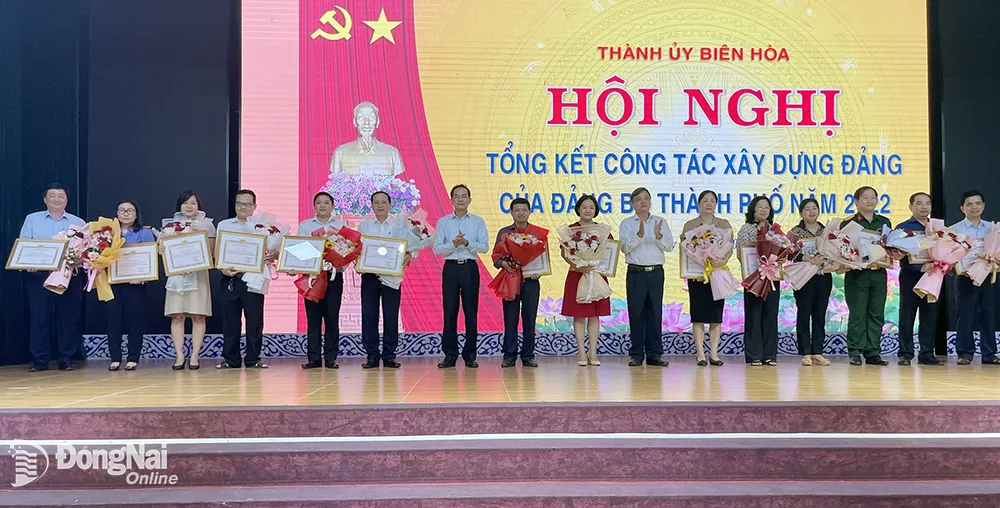 Các tổ chức cơ sở Đảng của Đảng bộ TP.Biên Hòa được khen thưởng hoàn thành xuất sắc nhiệm vụ năm 2022