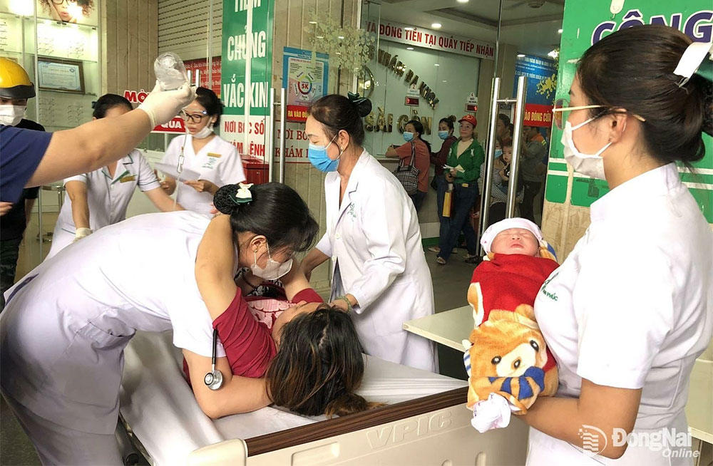 Sản phụ và em bé sau đó được chuyển đến Bệnh viện Đa khoa Thống Nhất để tiếp tục được theo dõi, chăm sóc